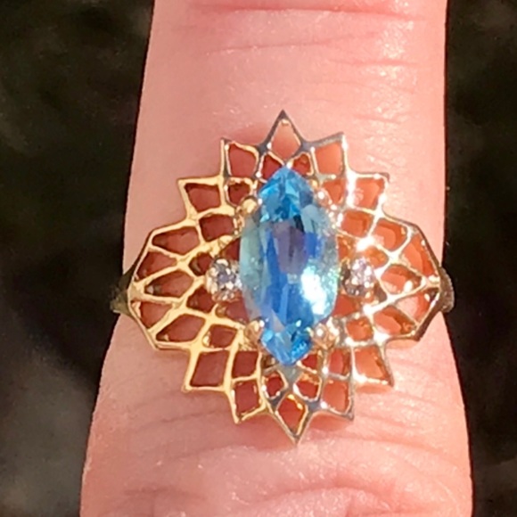❌❌❌SOLD❌❌❌ 10KT GENUINE BLUE TOPAZ , DIAMOND RING - Picture 9 of 15